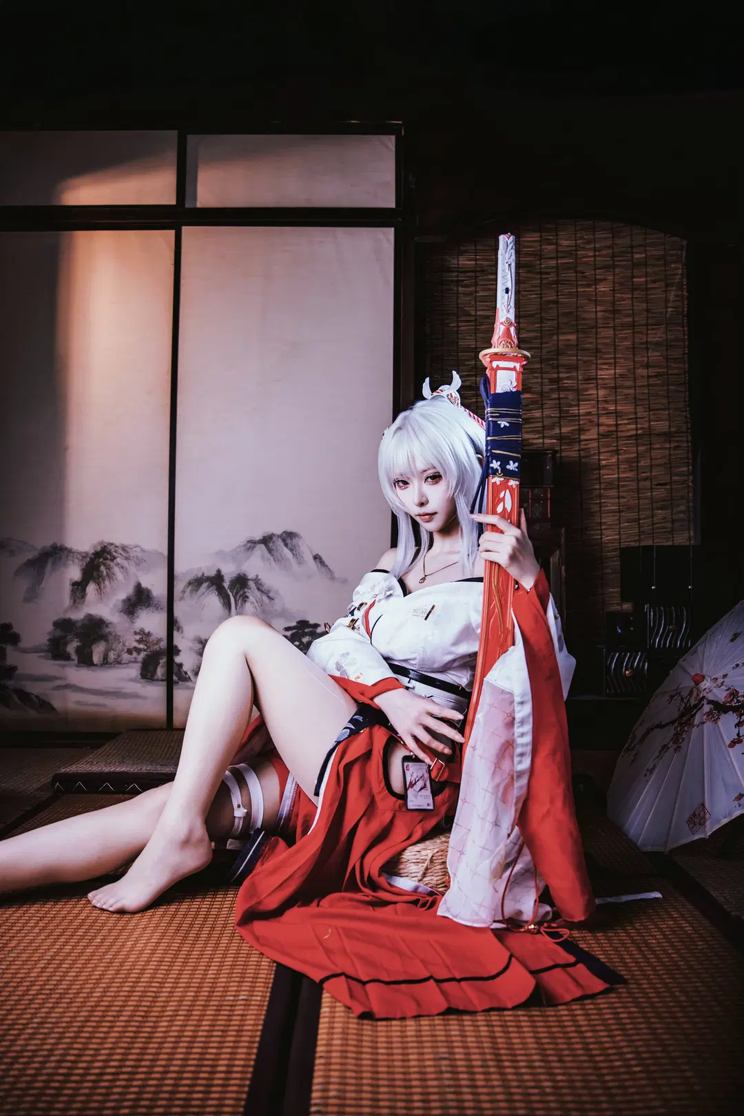 Wuthering Waves, Hiyuki cosplay, Japanese style cosplay, Role-playing game, Silver hair, red eyes