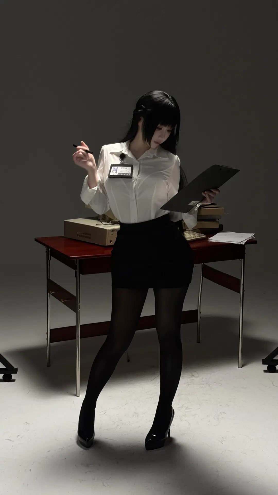 Zenless Zone Zero, Hoshimi Miyabi cosplay, Onee-san / Mature woman, Office Lady uniform, Black stockings