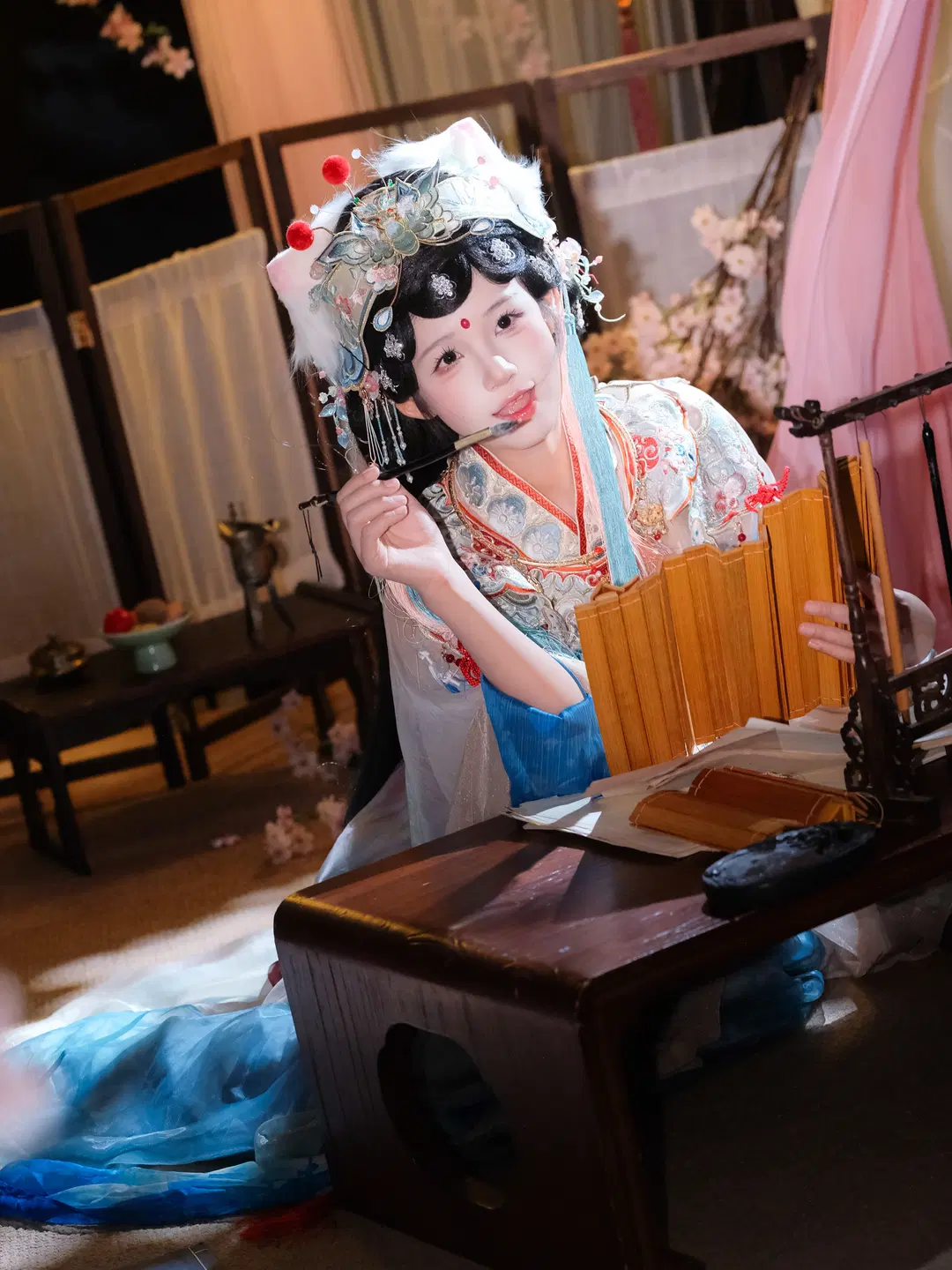 Chinese Opera Style Cosplay: Stroke by Stroke, Becoming the Figure in the Play by 皮皮皮皮皮皮蛋 - Image 4