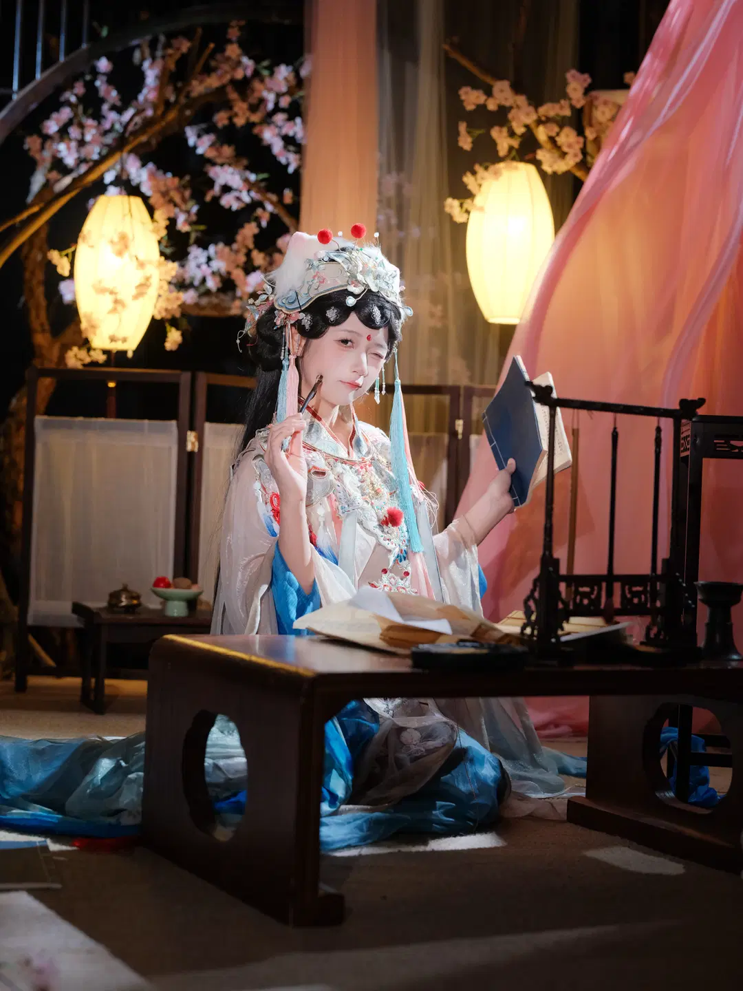 Chinese Opera Style Cosplay: Stroke by Stroke, Becoming the Figure in the Play by 皮皮皮皮皮皮蛋 - Image 7