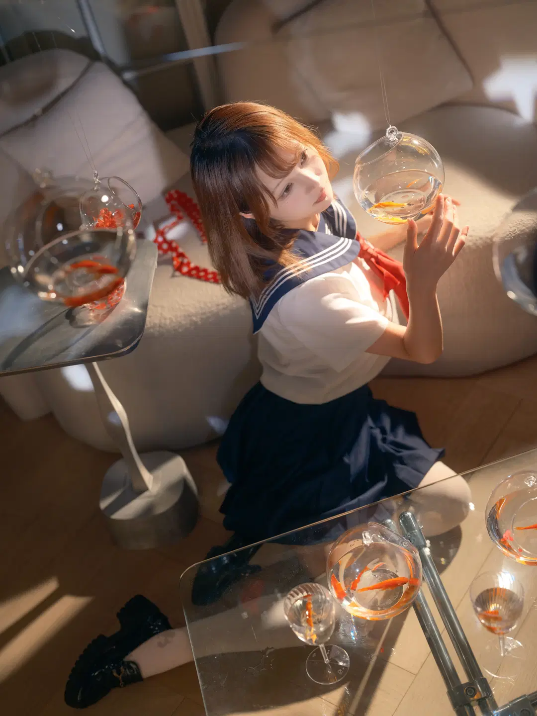 水手服少女与金鱼的夏日光影记录 - 皮皮皮皮皮皮蛋 - 第3张