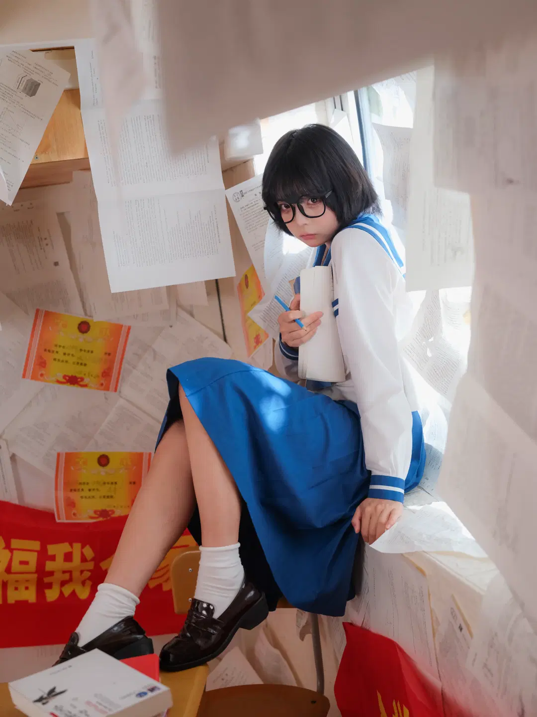 氛围感摄影, 水手服cosplay, 校园风写真, JK制服写真, 黑框眼镜短发