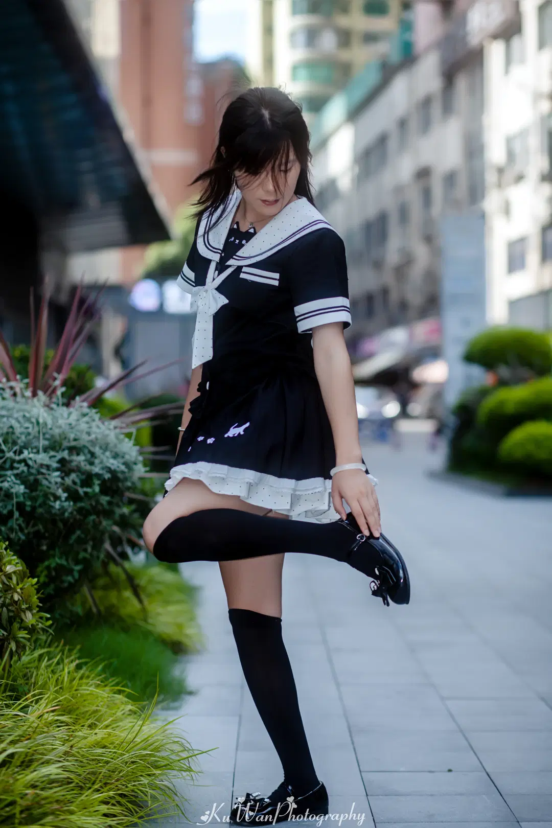藏在街巷里的温柔学妹，水手服与猫咪元素的青春气息 - 酷玩ICe - 第2张