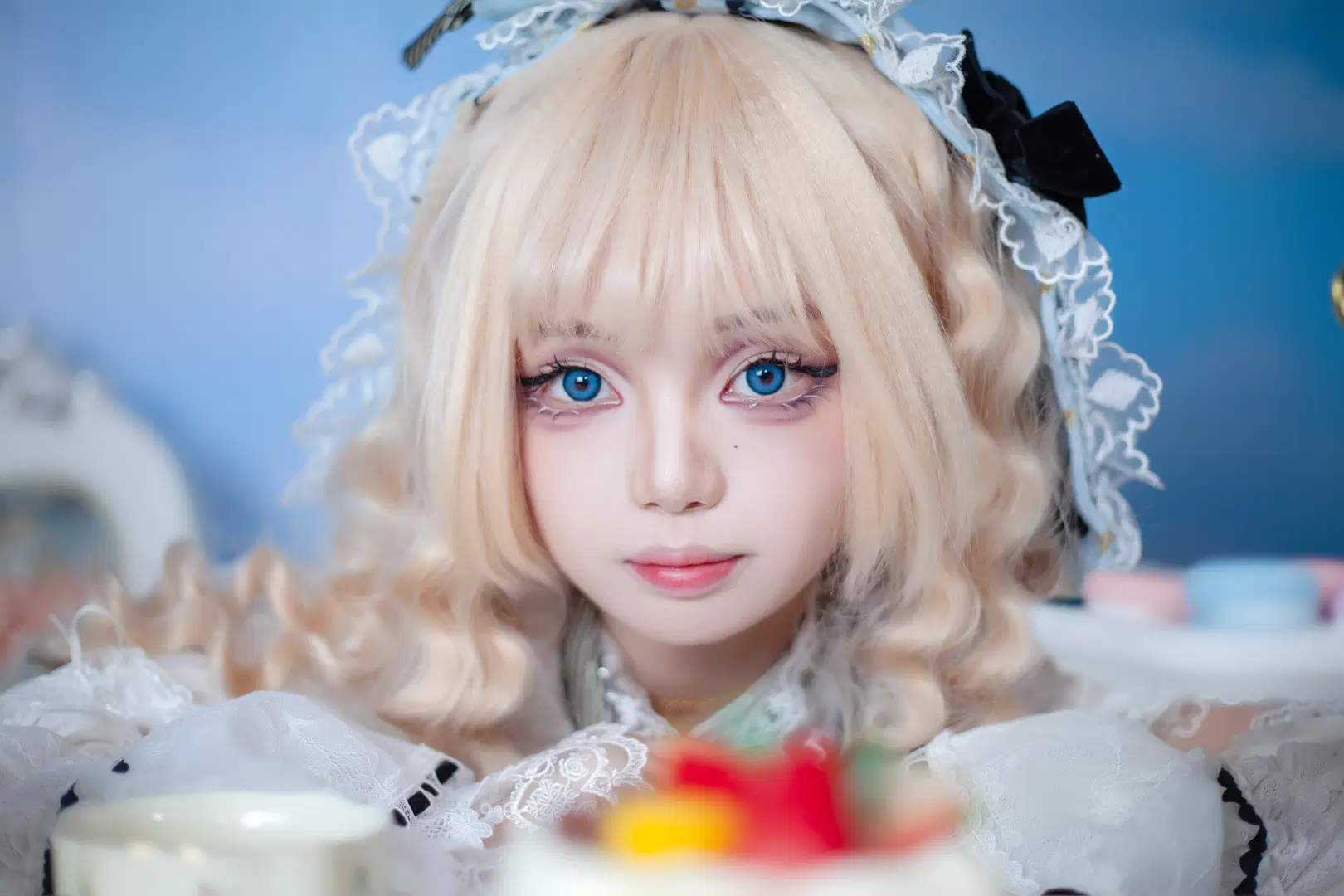 金髪碧眼の生き人形が誘う雲の上のティーパーティー、スイーツと紡ぐ優雅な午後 - 酷玩ICe - 4枚目