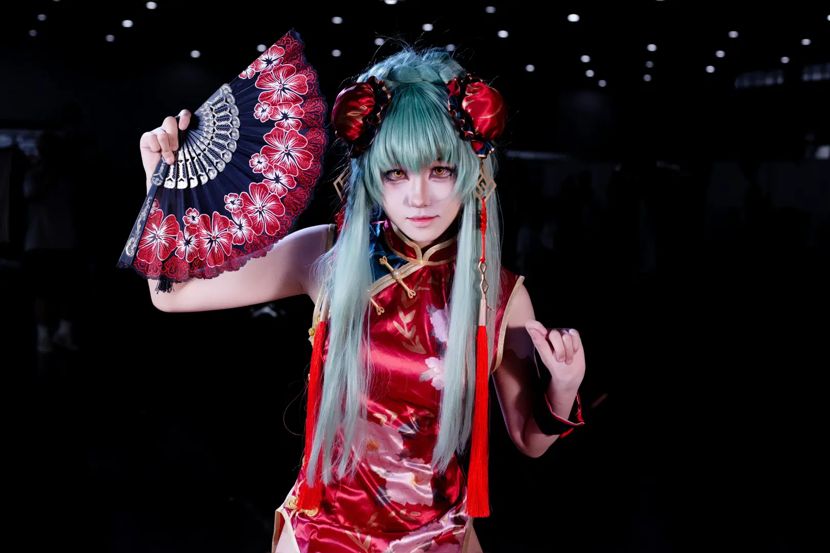[C.C. cosplay] Code Geass: Lelouch of the Rebellion: Red Peony Qipao Showcases Chinese Witch Aura by 酷玩ICe - Image 5