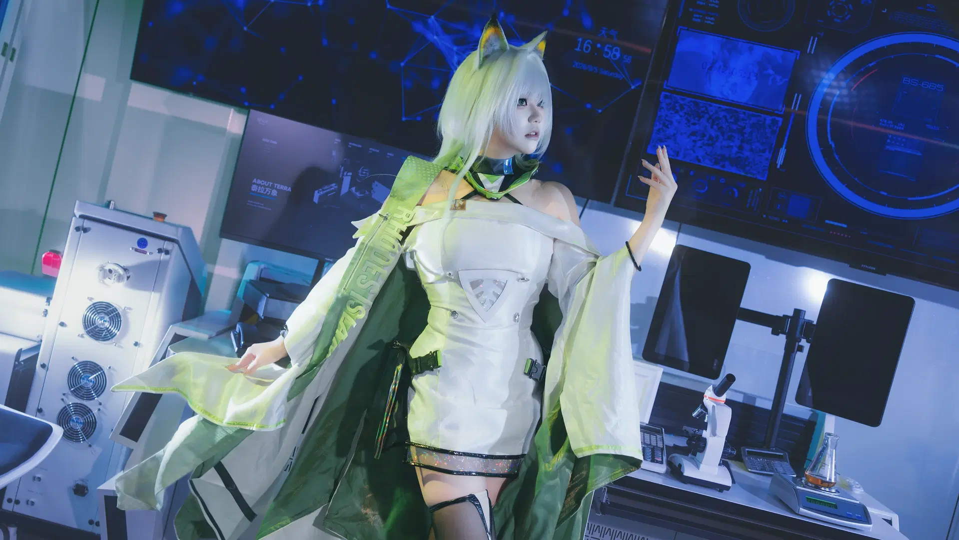 アークナイツ, アークナイツ コスプレ, ケルシー コスプレ, ストッキング, SF風写真