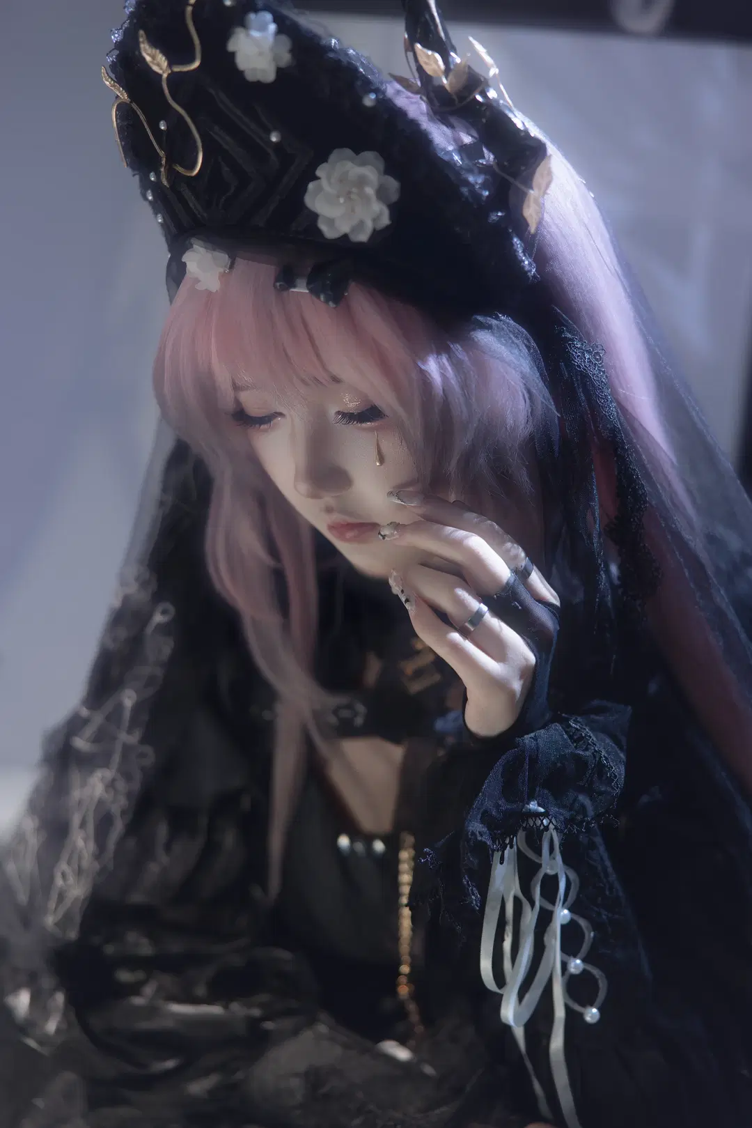 明日方舟, 特蕾西娅cos, 哥特风cosplay, 魔王追悼, 月行水上