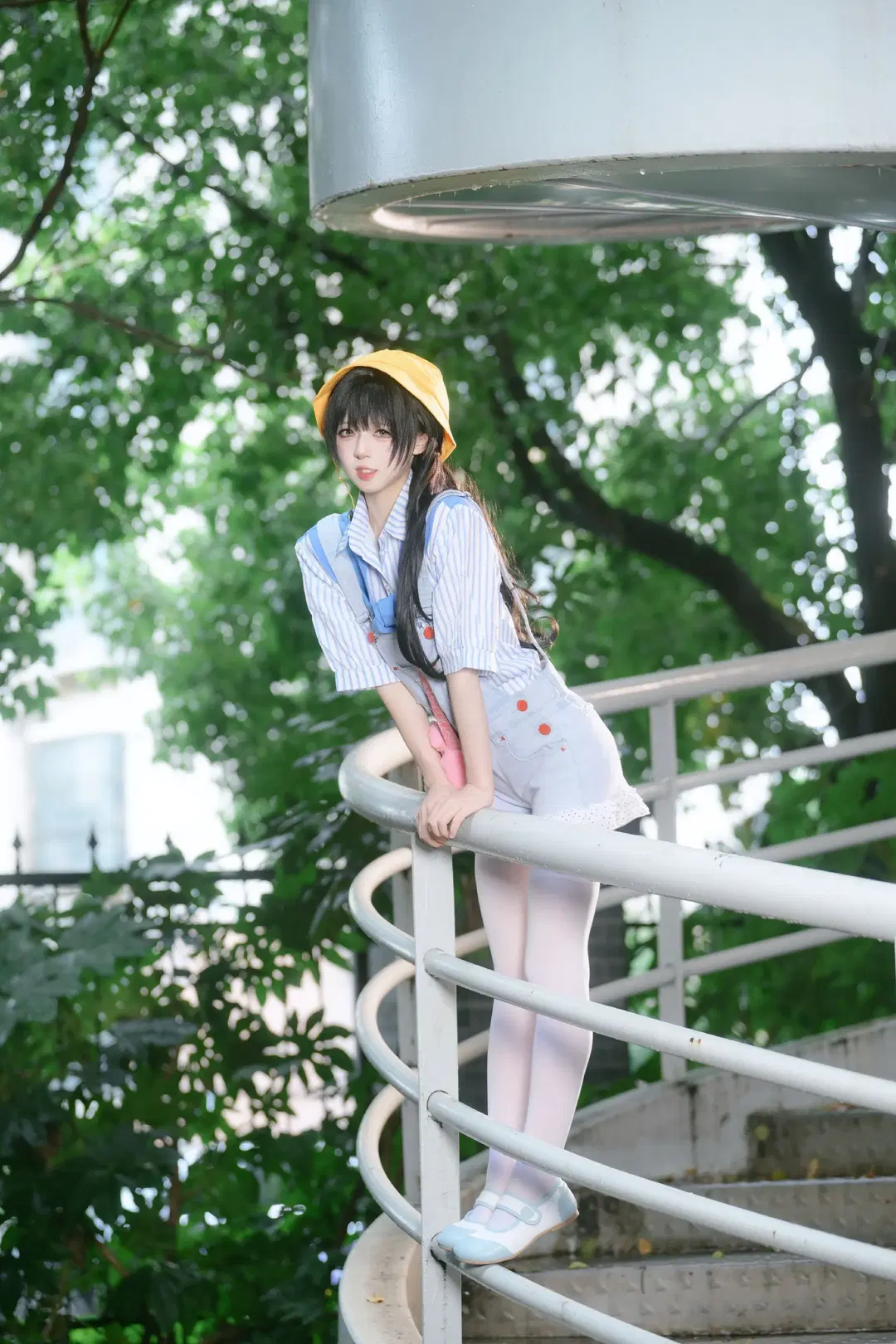二次元少女, 日系穿搭, 户外人像摄影, 森系写真, 白丝过膝袜