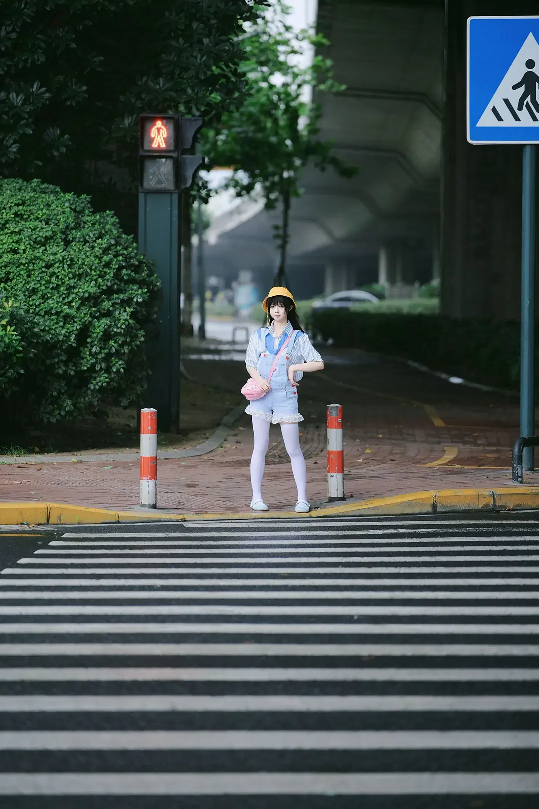 Japanese street style yellow hat outfit, a kindergarten kid's daily routine of crossing the street by 摄小白 - Image 2