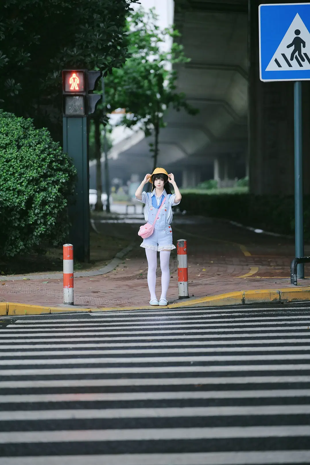 Japanese street style yellow hat outfit, a kindergarten kid's daily routine of crossing the street by 摄小白 - Image 3