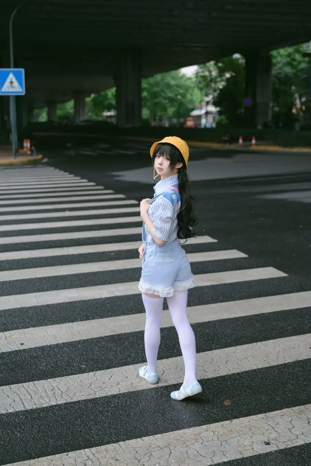 Japanese street style yellow hat outfit, a kindergarten kid's daily routine of crossing the street by 摄小白 - Image 7