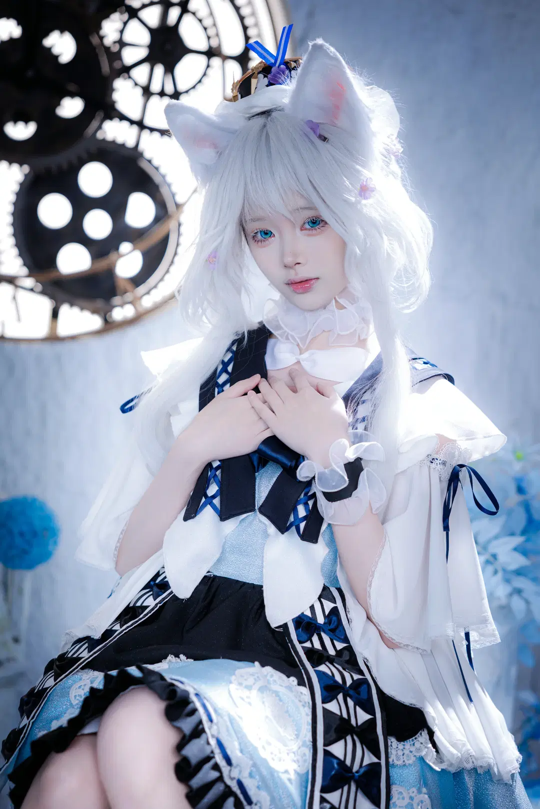 【Dreamy Girl】Blue and White Outfit Fantasy with Animal Ear Outfit: Dreamlike Stillness amid Gears and Flowers (Scene photography & Anime-style photography) by 渡井LastRemote - Image 4