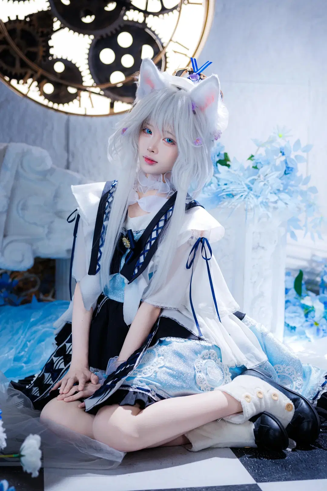 二次元写真, 蓝白系穿搭, 兽耳装扮, 梦幻少女, 场景摄影