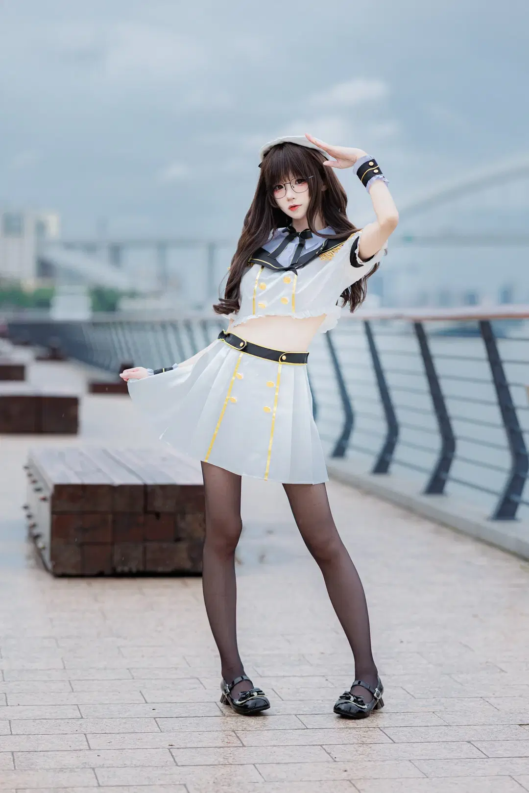 户外摄影, 雨天氛围, 水手服cos, 日系街拍, 黑丝写真
