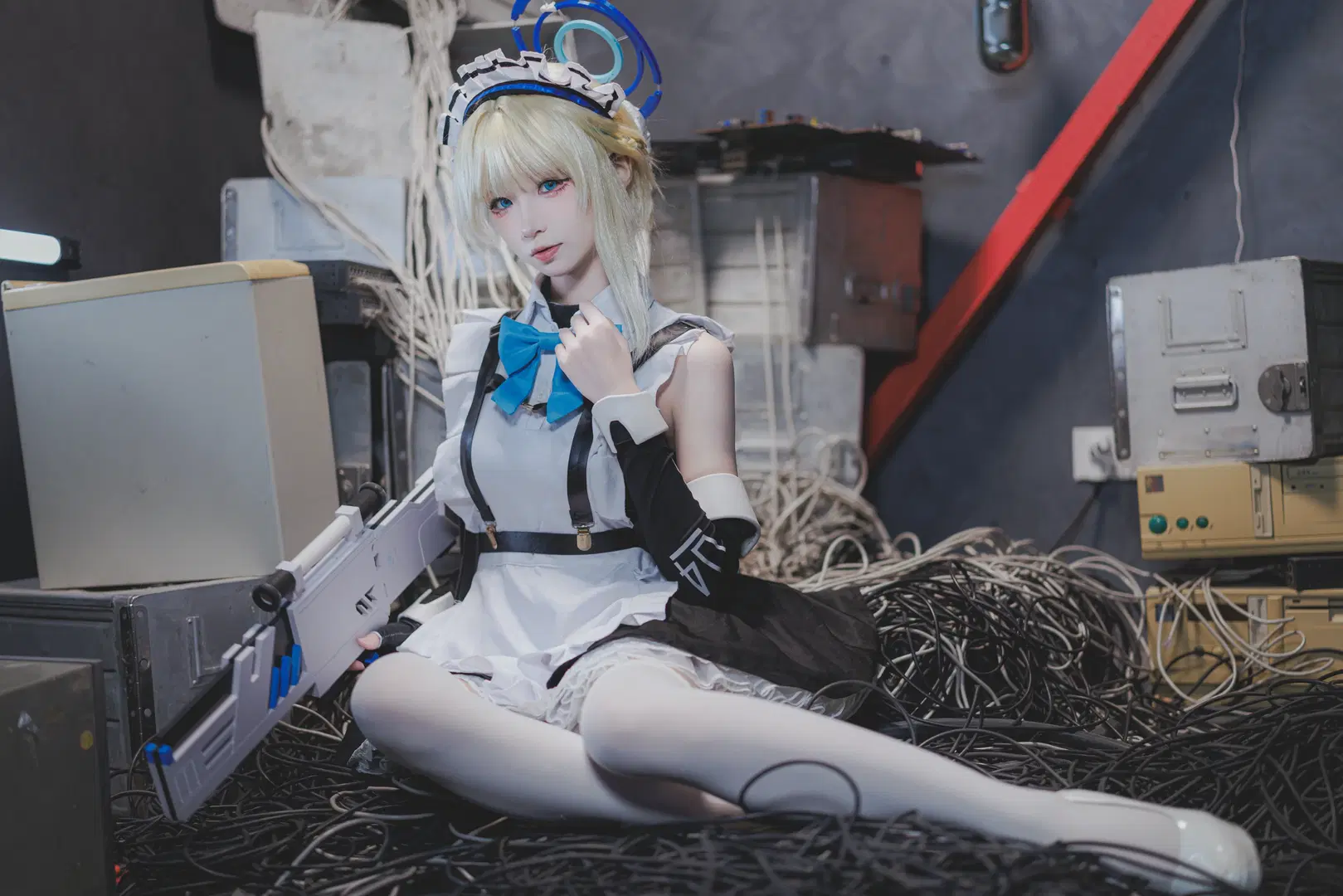 【飛鳥馬トキ コスプレ】『ブルーアーカイブ』サイバーメイドと廃墟のサーバー室 - 渡井LastRemote - 3枚目