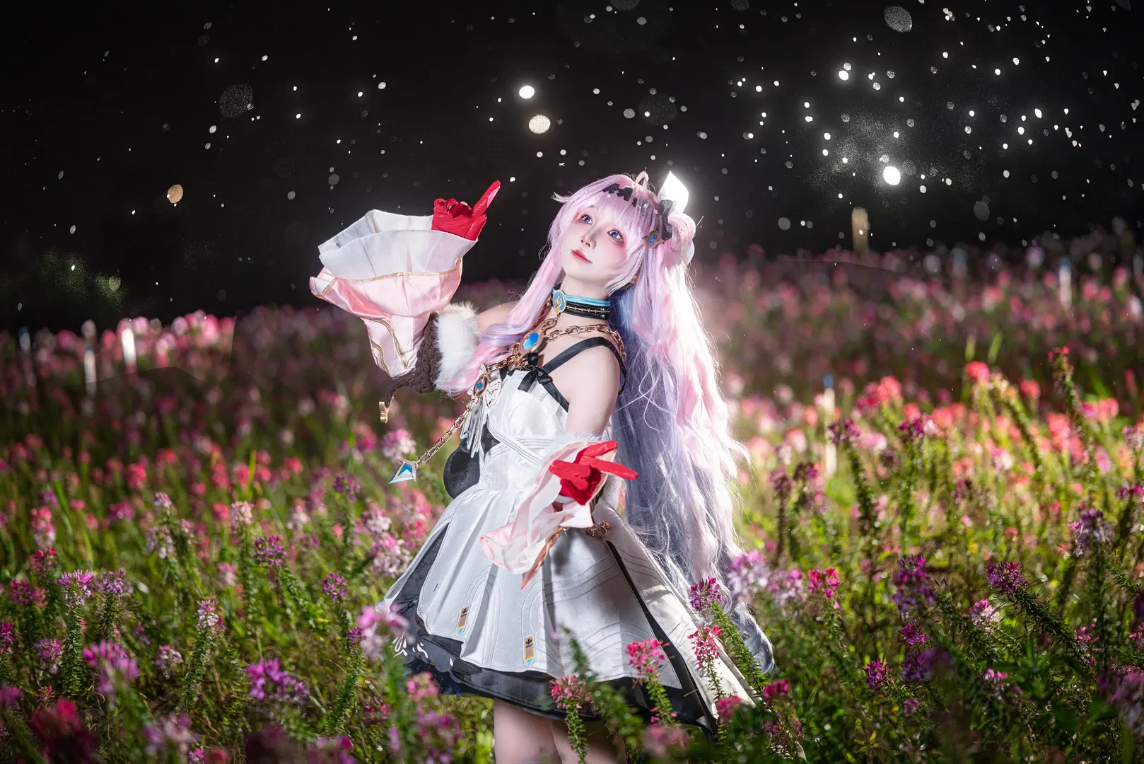 【Denia Cosplay】Wuthering Waves: Night Photography & Photo Poses in a Flower Sea (Anime-Style Photography) by 云离饱饱 - Image 8