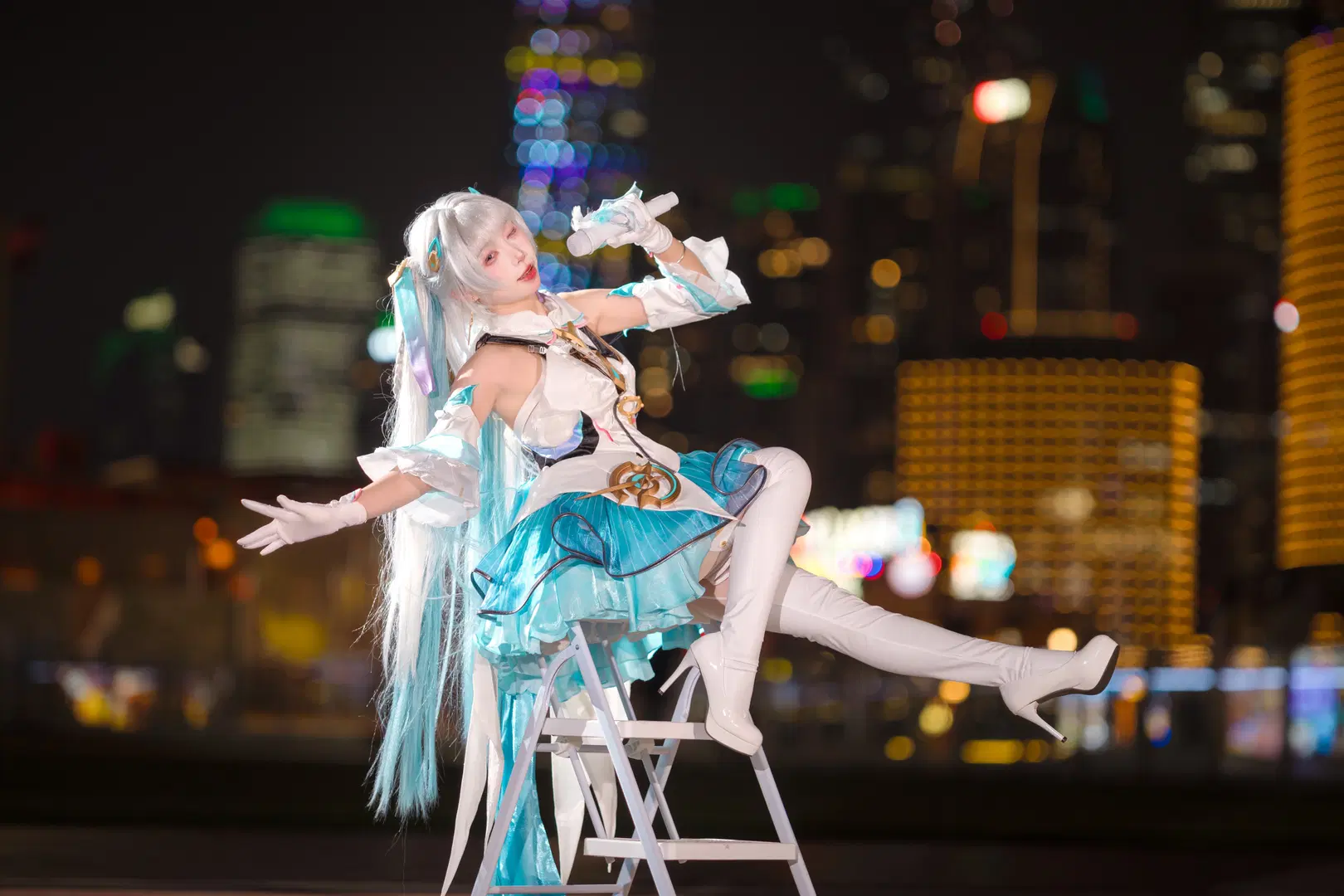 Wuthering Waves, Photo poses, Jinhsi cosplay, White stockings, Night portrait