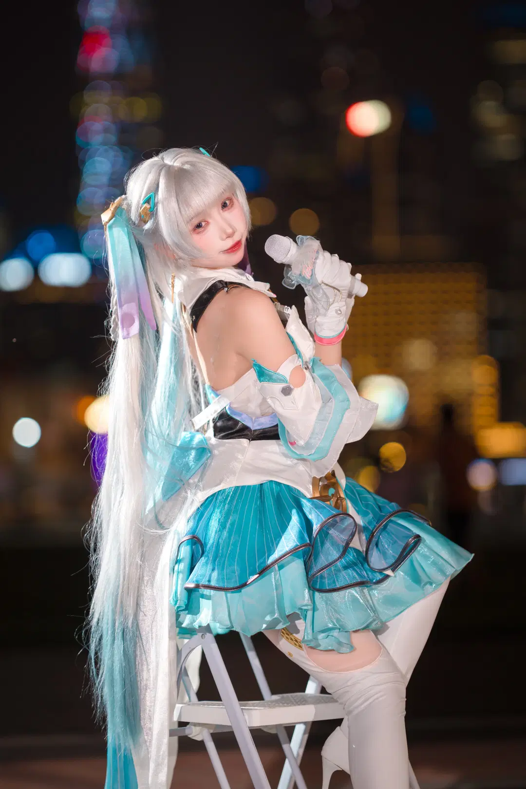 【今汐cos】夜拍蓝白打歌服，演唱会氛围感拉满 - 云离饱饱 - 第4张
