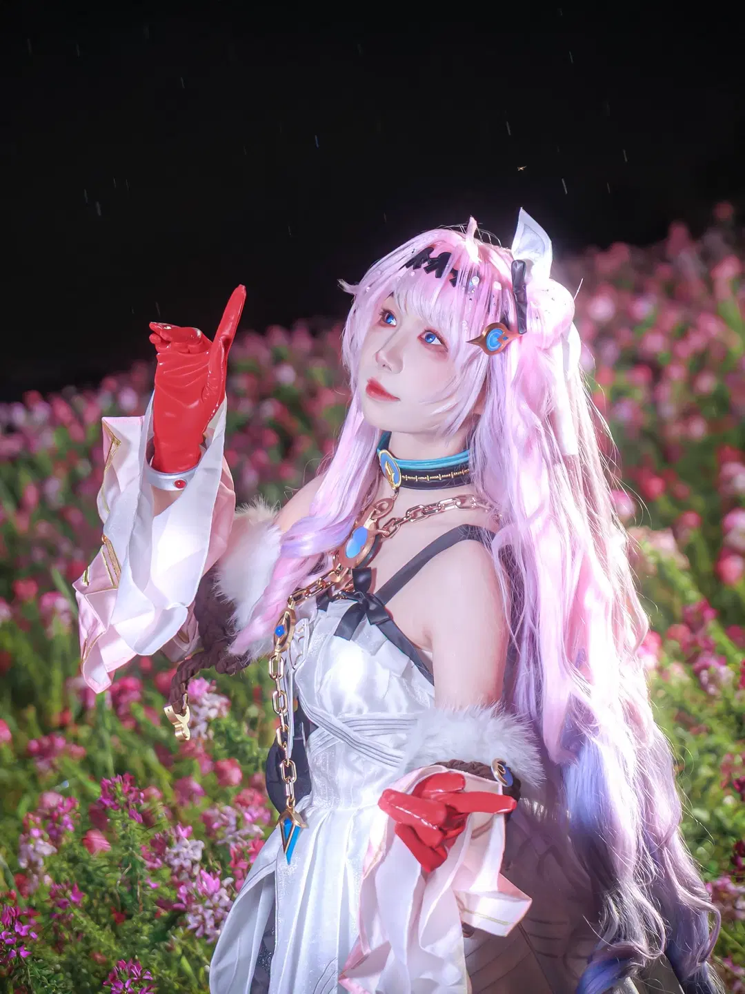 【達妮婭cos】鳴潮夜色薔薇花海，夜景閃光燈下的氛圍感 - 云离饱饱 - 第2張