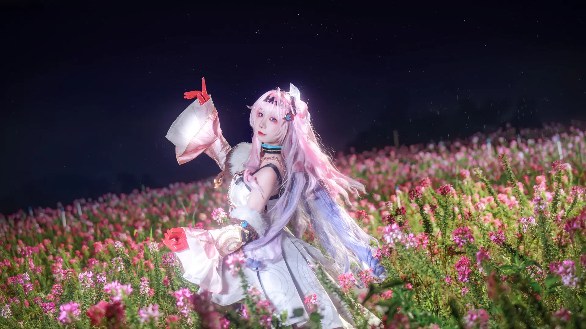 【達妮婭cos】鳴潮夜色薔薇花海，夜景閃光燈下的氛圍感 - 云离饱饱 - 第3張