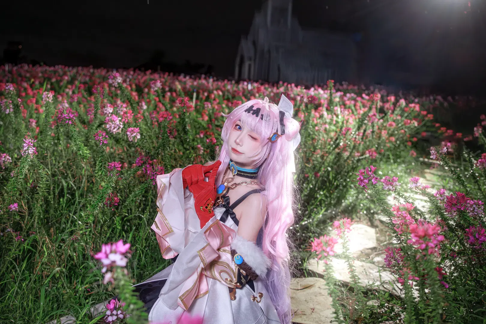 【達妮婭cos】鳴潮夜色薔薇花海，夜景閃光燈下的氛圍感 - 云离饱饱 - 第6張