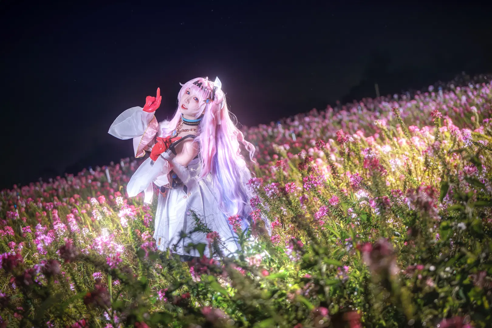 【達妮婭cos】鳴潮夜色薔薇花海，夜景閃光燈下的氛圍感 - 云离饱饱 - 第8張