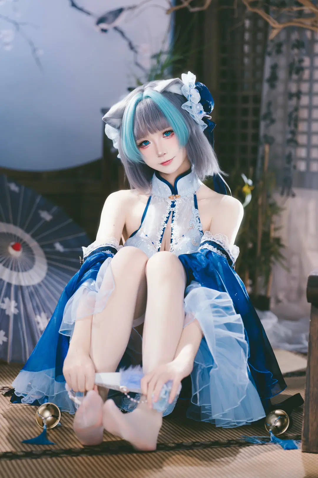 Anime-style photography, Cheshire Cosplay, Azur Lane, White stockings, Chinese-style catgirl