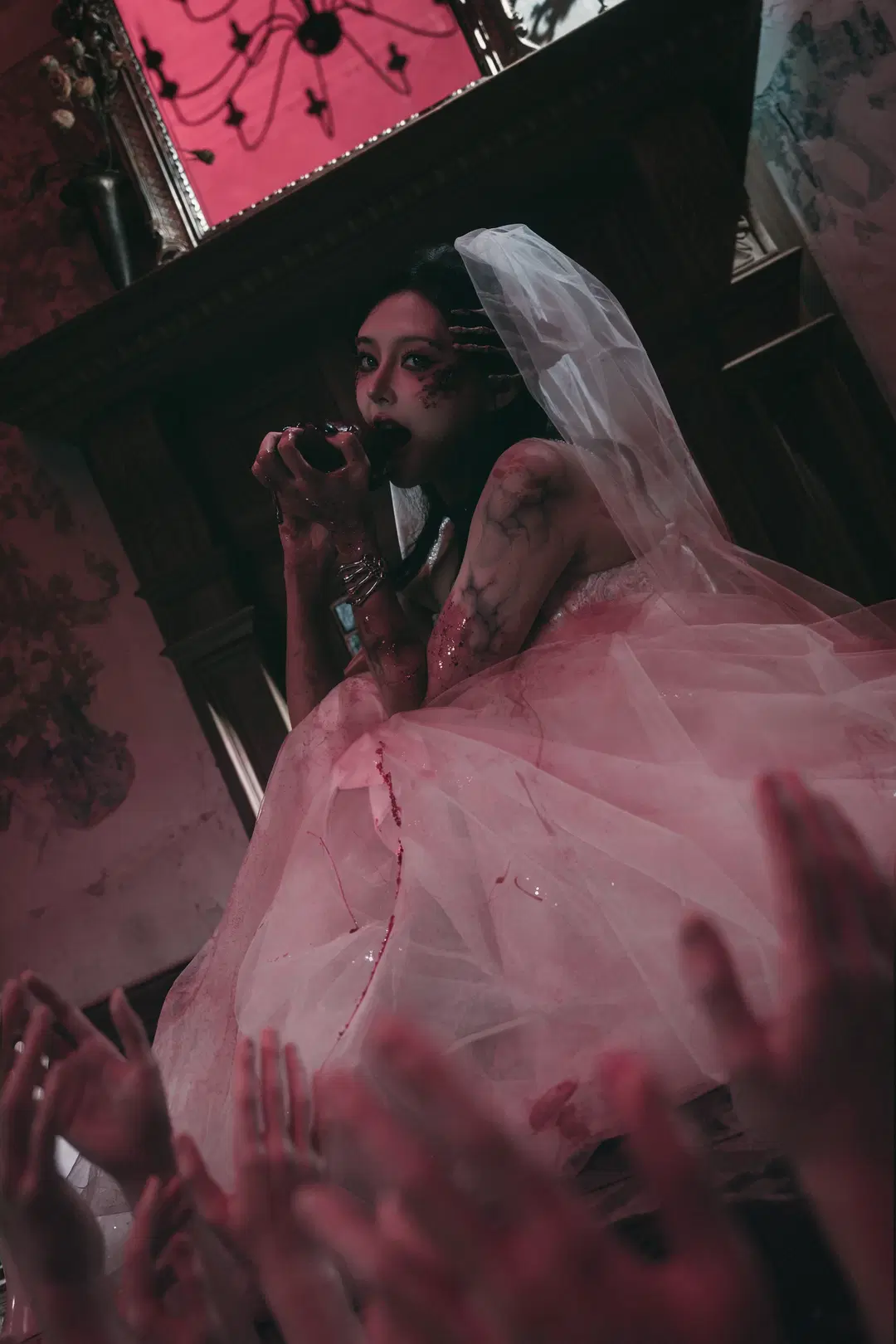 【Bloody Bride cosplay】Kill Bill: Recreating the Iconic Battle-Damaged Look | Morbid aesthetics Horror photoshoot by X_Pu - Image 5
