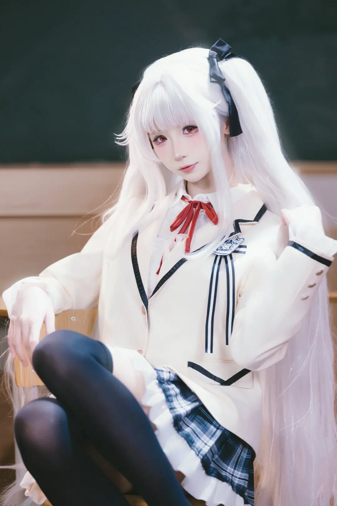 [Kagarino Kirie cosplay] BiShoujo Mangekyou: The Silver-Haired Schoolgirl in the Classroom by X_Pu - Image 2