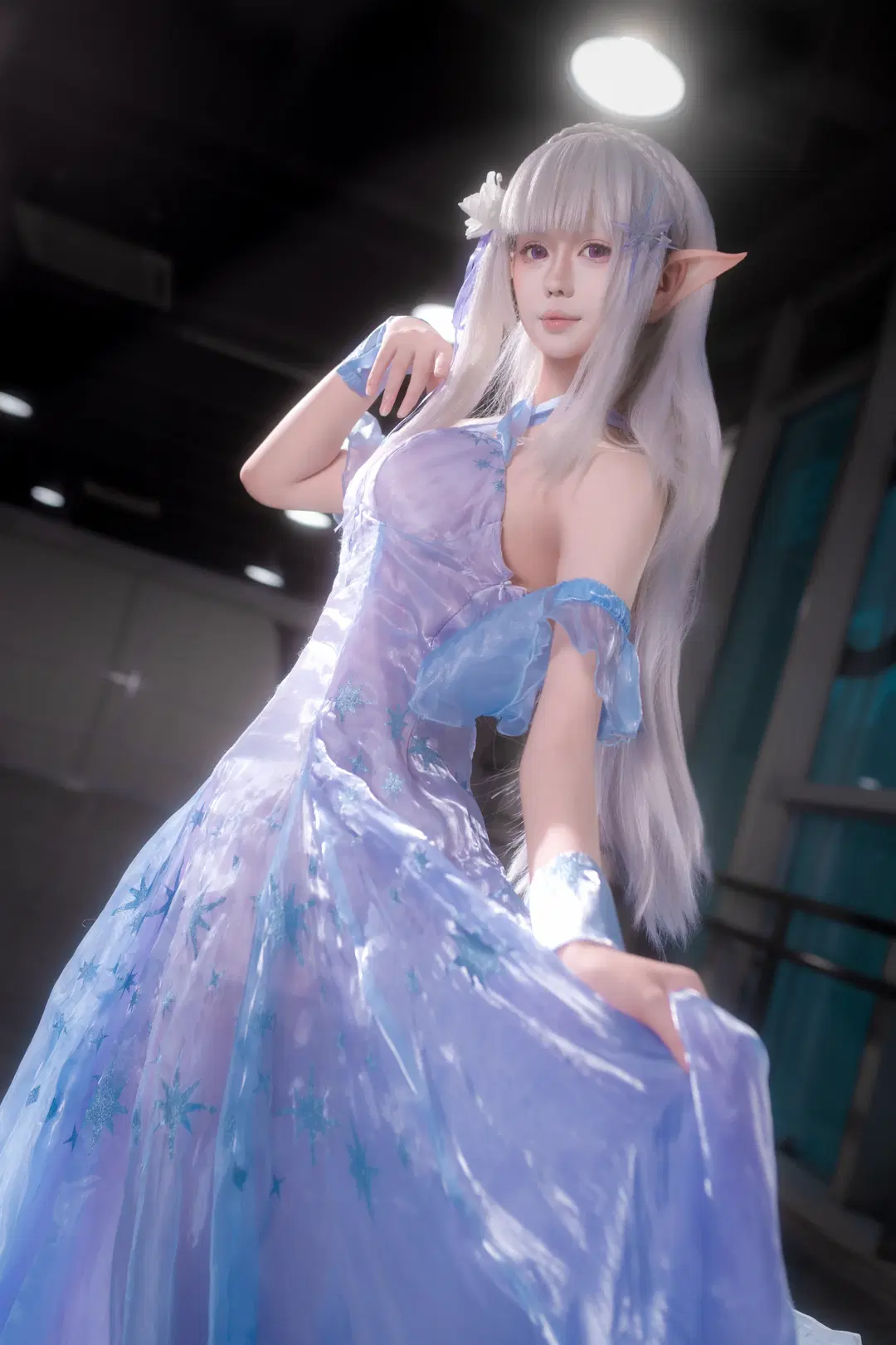 【エミリア コスプレ】Re:ゼロから始める異世界生活 氷雪の精霊、幻想的な降臨 - 静水 - 2枚目