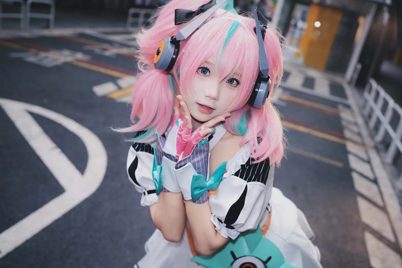 【愛芮cos】絕區零妄想天使的街頭出擊 - 暴食水獭 - 第3張