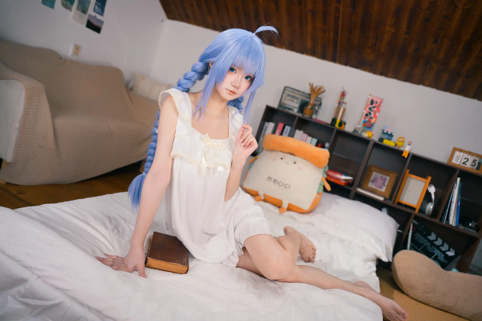 [Roxy cosplay] Mushoku Tensei: Jobless Reincarnation Blue-Haired Mage Cozy Pajama Hours by 暴食水獭 - Image 2