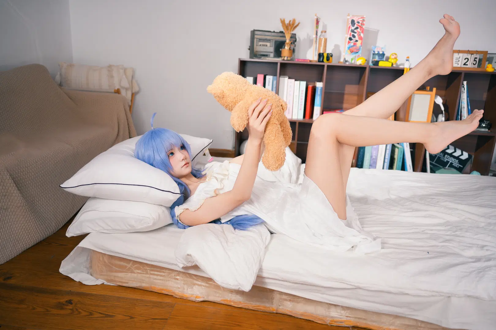 [Roxy cosplay] Mushoku Tensei: Jobless Reincarnation Blue-Haired Mage Cozy Pajama Hours by 暴食水獭 - Image 4