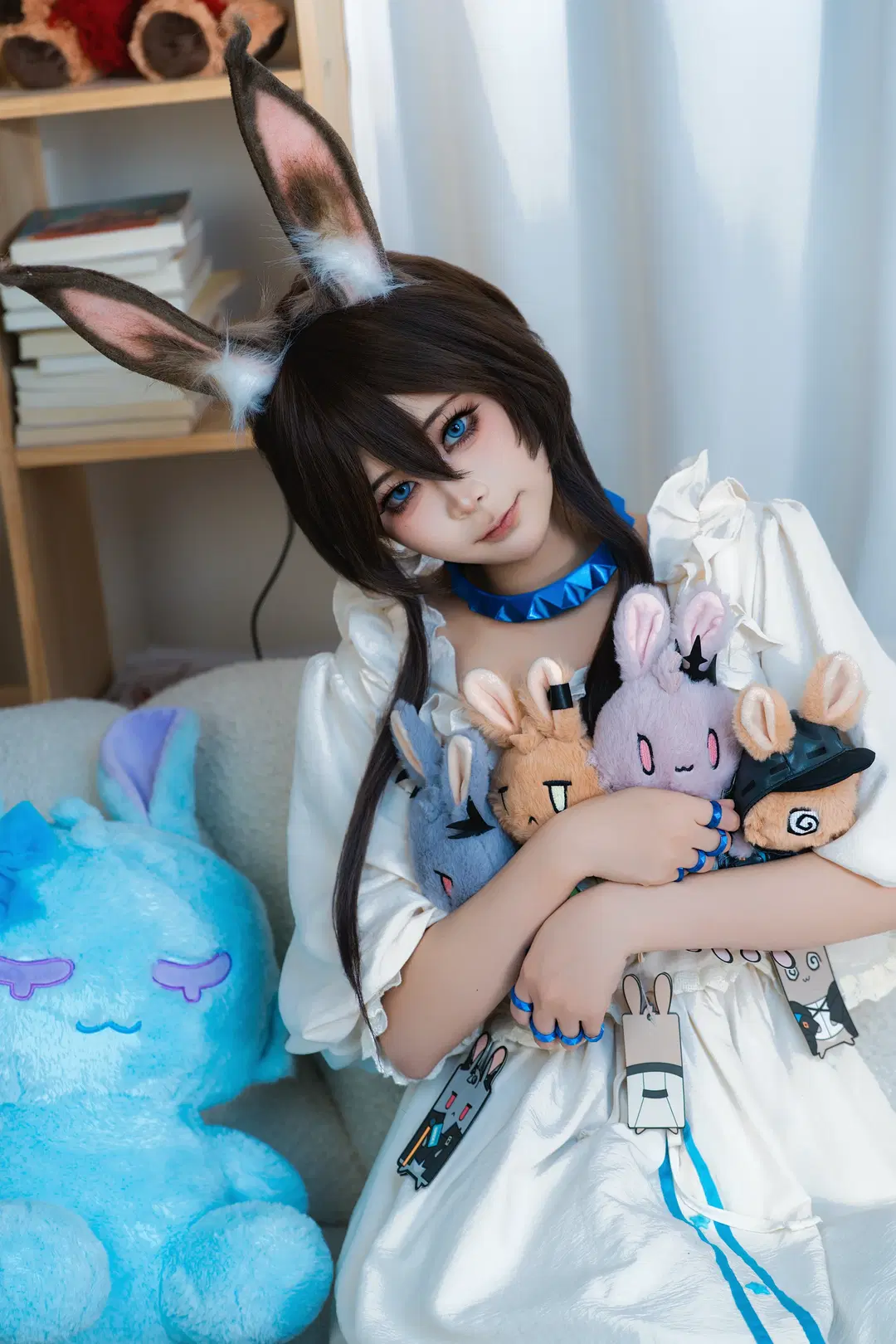 [Amiya cosplay] Arknights Rhodes Island CEO's At-Home Pajama Moments by 浮梅梅梅 - Image 2