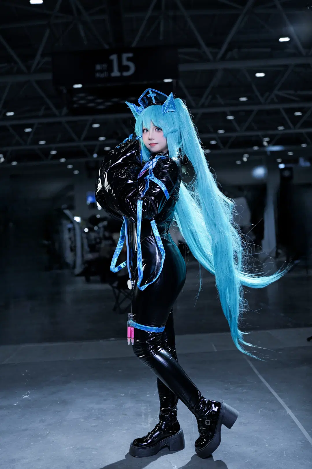 [Hatsune Miku cosplay] Leather Nurse Styling Insights: The first sound echoes into the future by 短短d短短 - Image 3