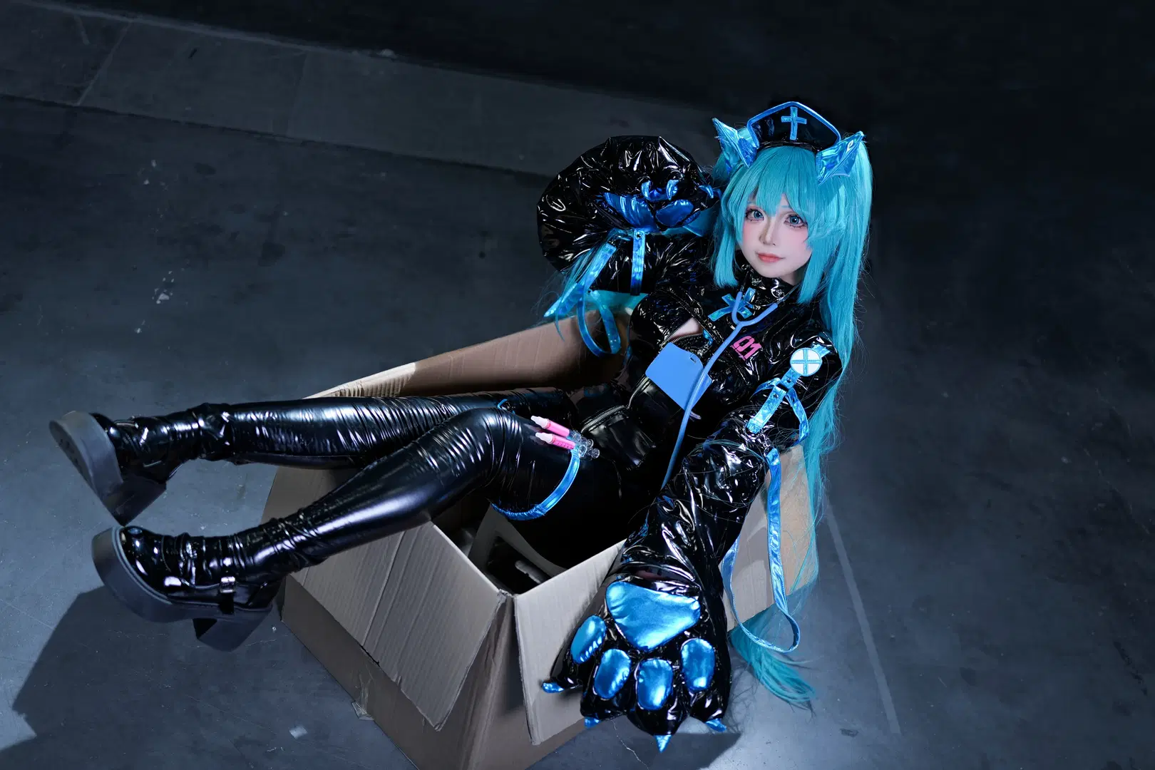 [Hatsune Miku cosplay] Leather Nurse Styling Insights: The first sound echoes into the future by 短短d短短 - Image 6