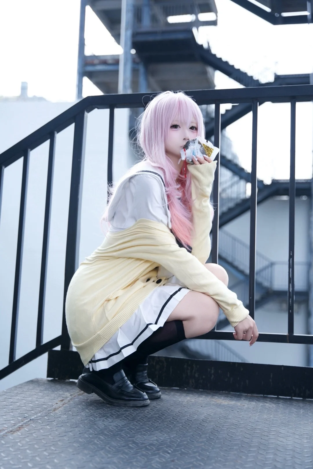 粉色长发水手服与工业风楼梯的二次元碰撞 - 白小阿 - 第3张