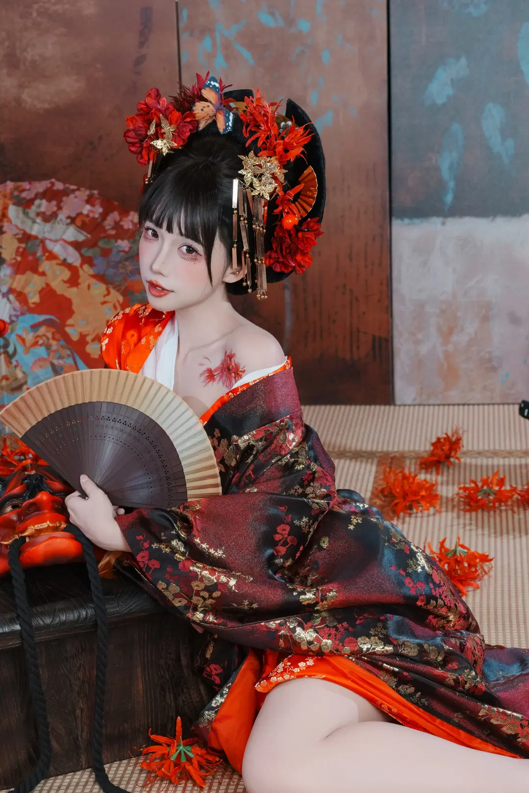 Dark Japanese Style Oiran Photoshoot: The Collision of Crimson-Black-Gold Textures, Oni Mask, and Katana by 新 - Image 15
