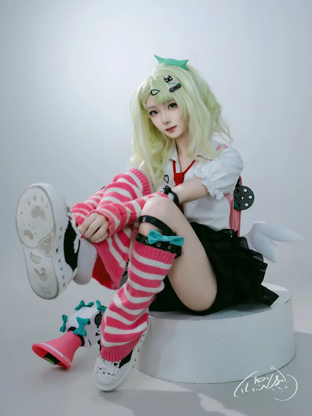 【千夏蕾咪cos】粉白条纹袜与红波点领带的甜妹棚拍记录 - TL忽必烈 - 第3张