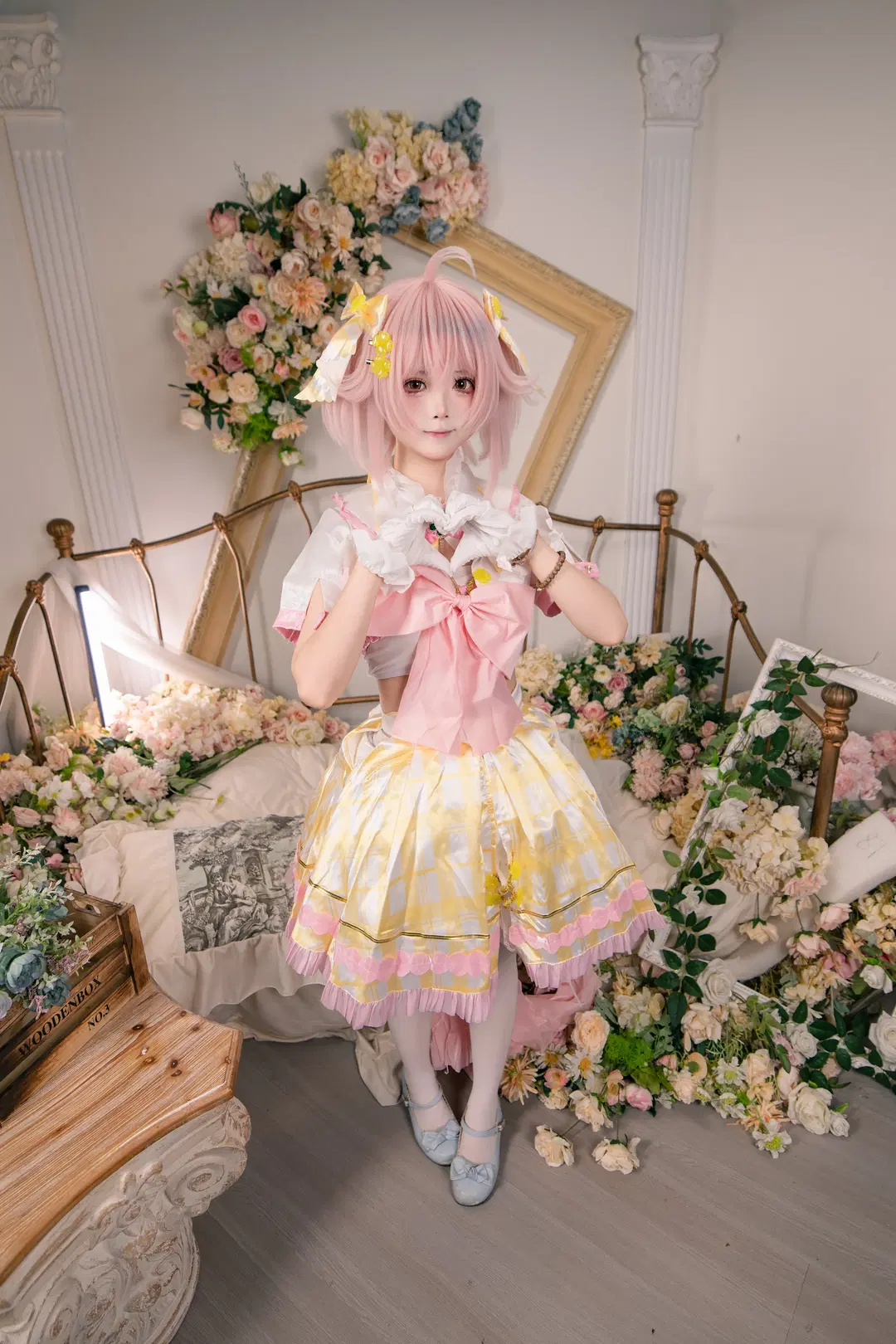 【永雛タフィー コスプレ】ピンク髪と黄白チェックが紡ぐ、温室の甘い午後 - 音饭饭 - 7枚目