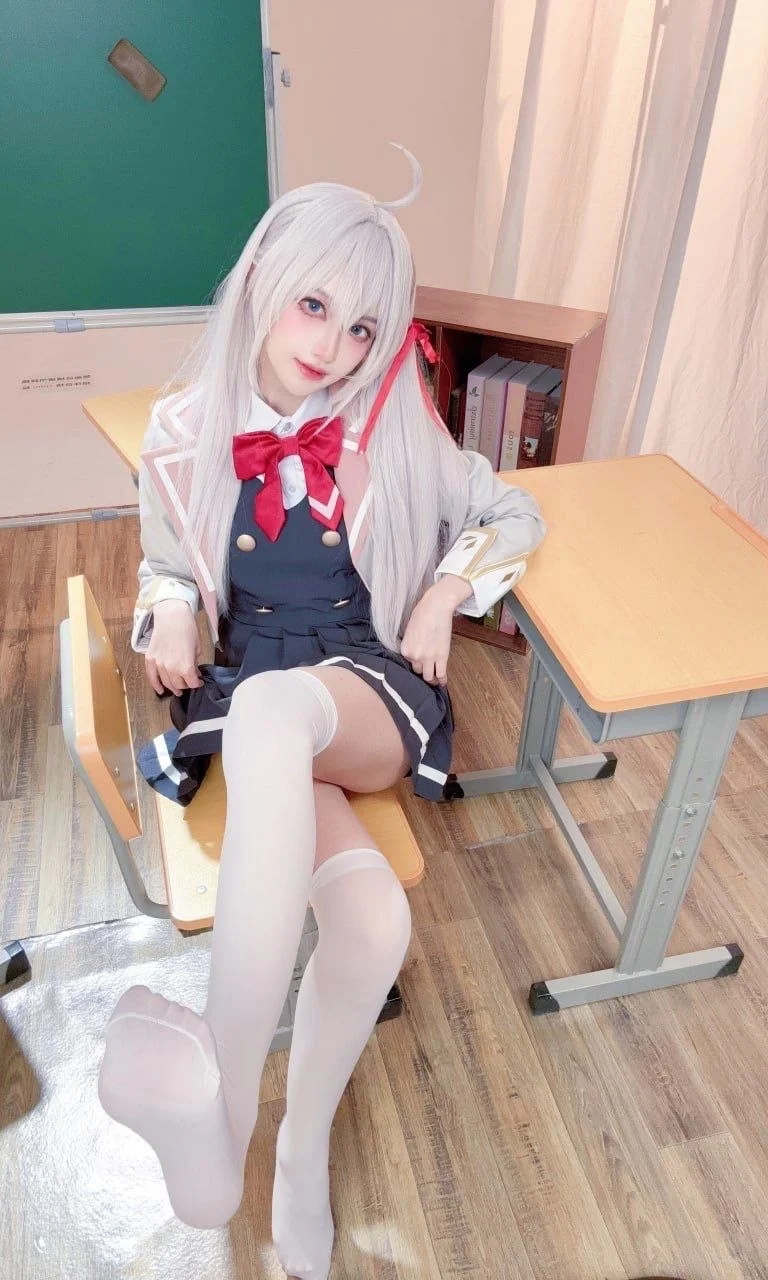 【艾莉同学cos】下课后的松弛时刻，顺便学两句俄语 - Ludo - 第2张