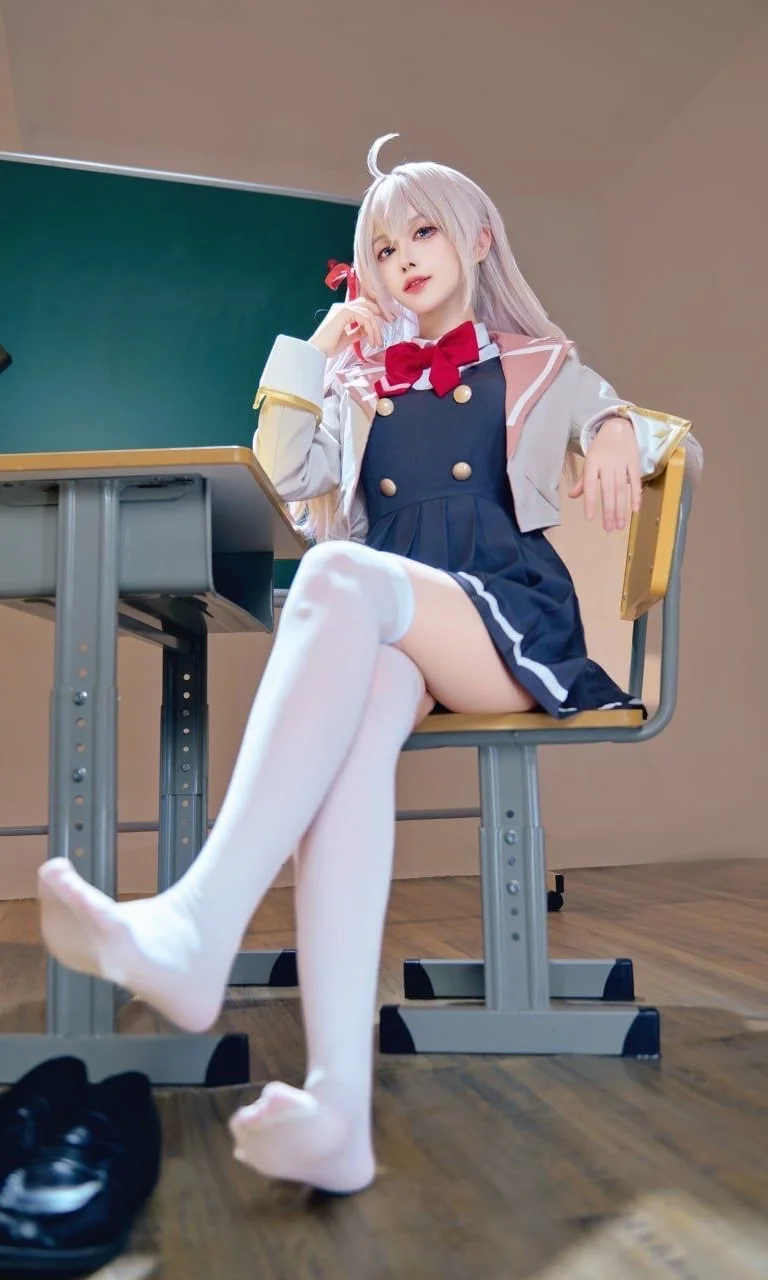 【艾莉同学cos】下课后的松弛时刻，顺便学两句俄语 - Ludo - 第3张
