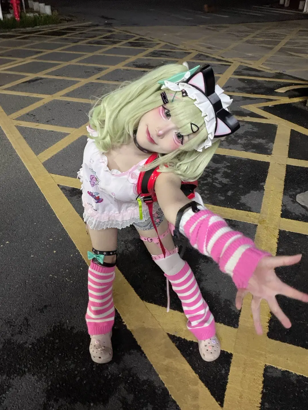 【千夏cos】绝区零妄想天使造型在夜晚停车场的拍摄日常 - 咕咕不咕zZ（图文号 - 第2张