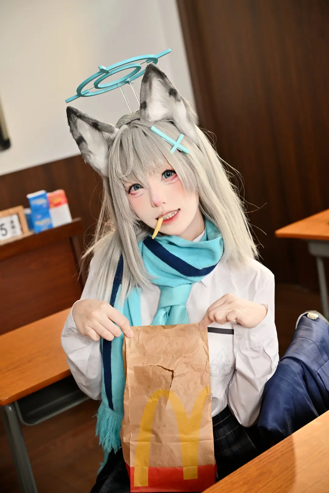 蔚蓝档案, 教室场景, 砂狼白子cos, jk制服, 兽耳