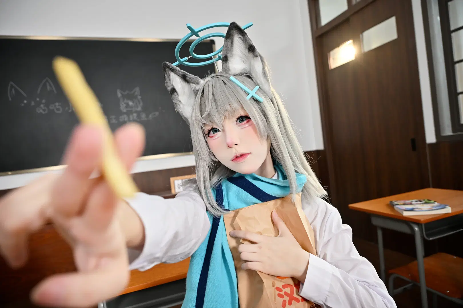 【砂狼白子cos】蔚蓝档案课堂日常 - 咕咕不咕zZ（图文号 - 第2张