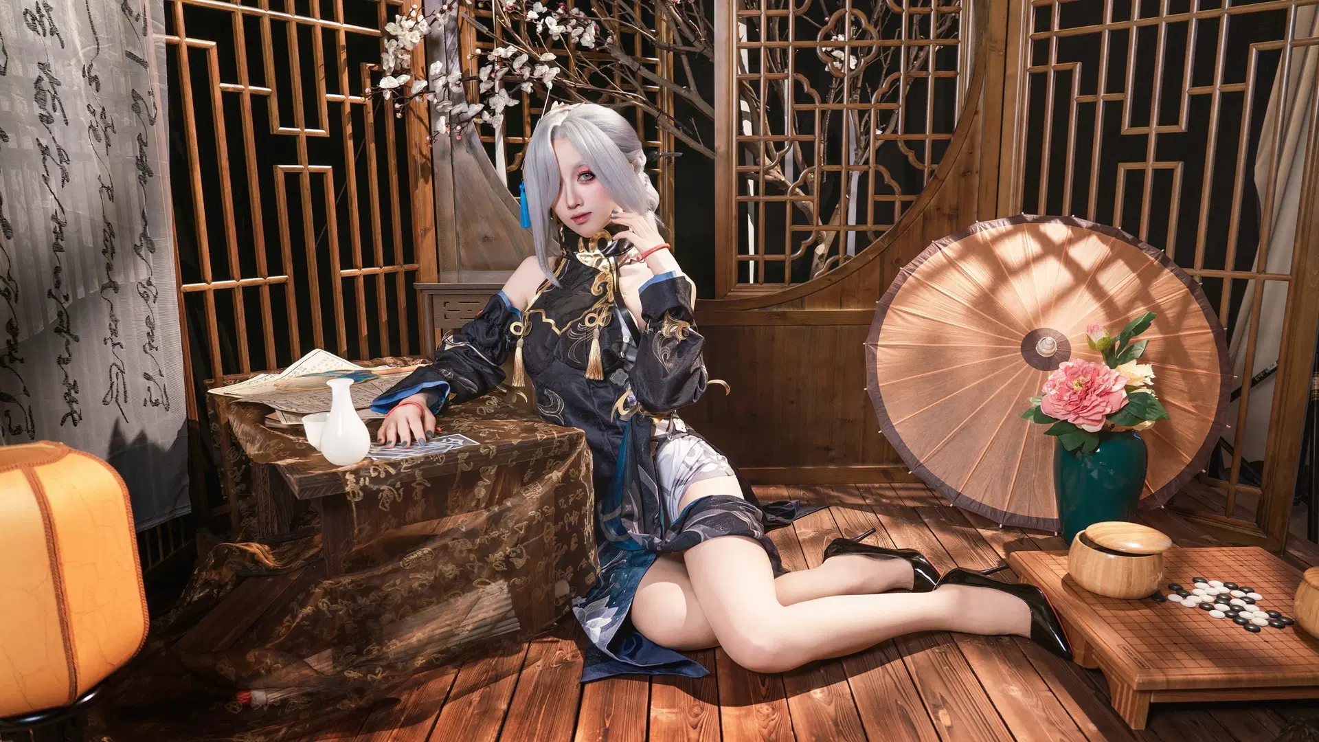 [Shenhe cosplay] Genshin Impact Frostflower Dew: Ethereal elegance under light and shadow by 貓羽www - Image 3