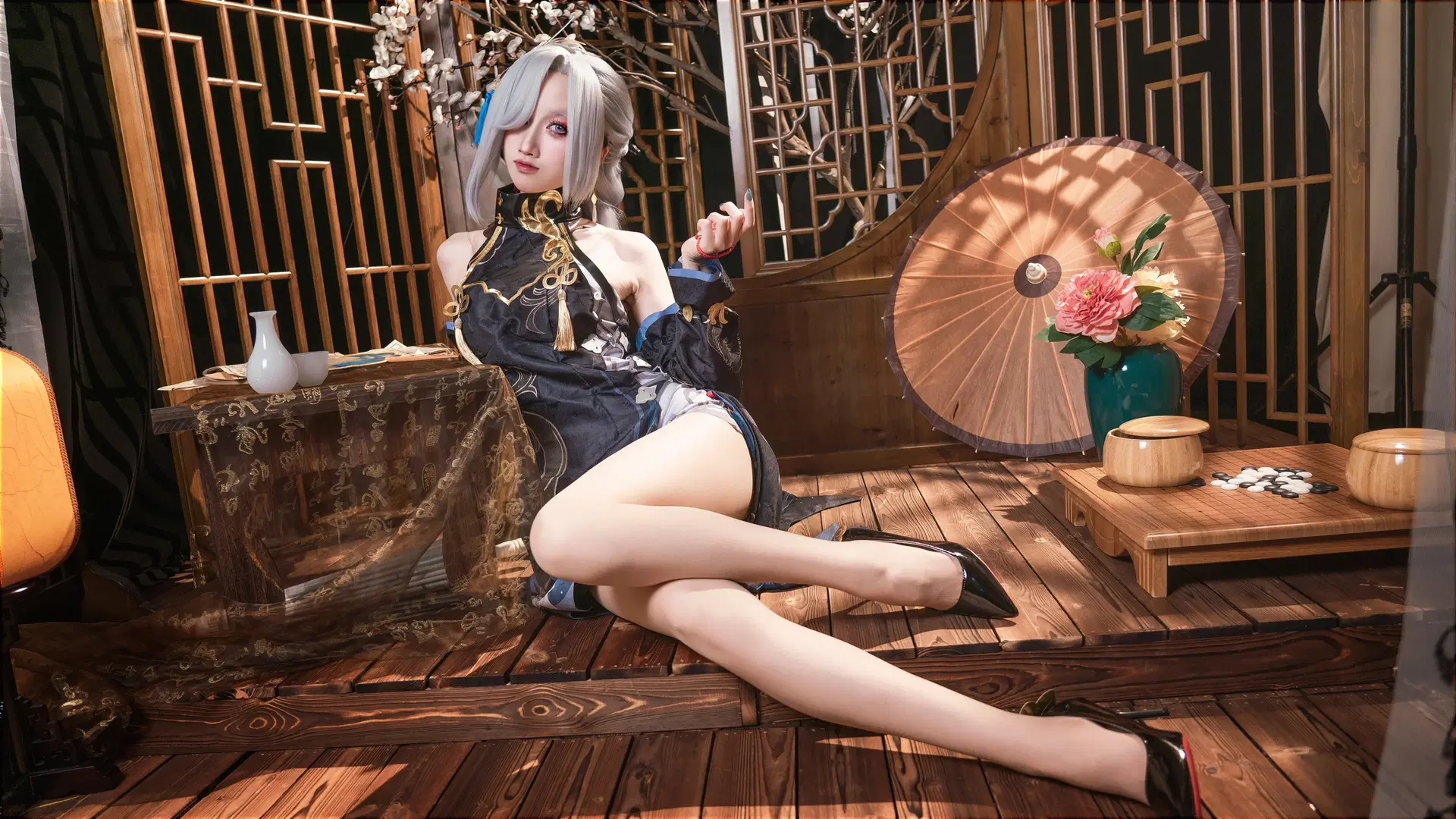 [Shenhe cosplay] Genshin Impact Frostflower Dew: Ethereal elegance under light and shadow by 貓羽www - Image 5