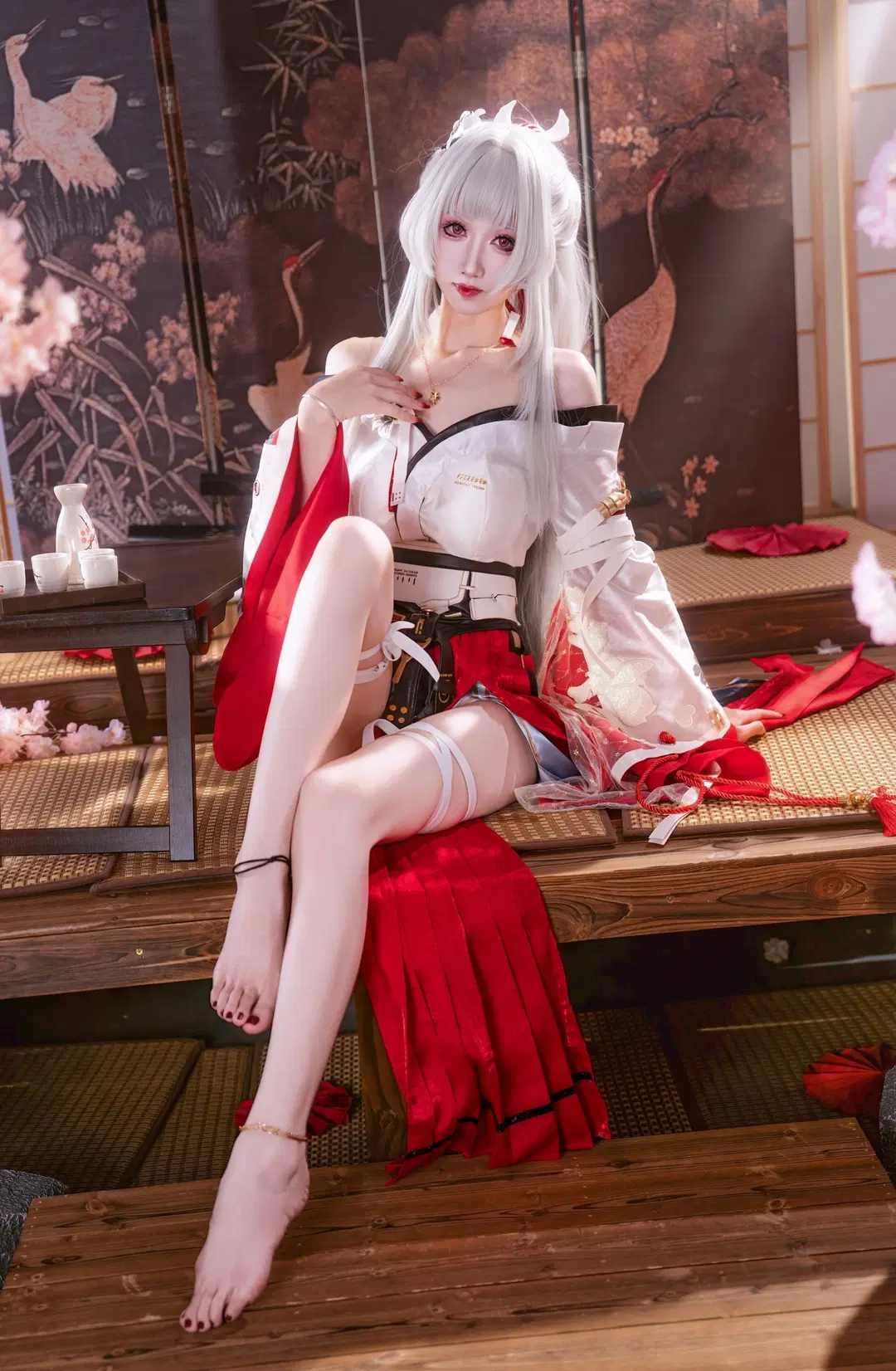 鸣潮, 二次元cosplay, 和风cos, 绯雪cos, 赤足cos