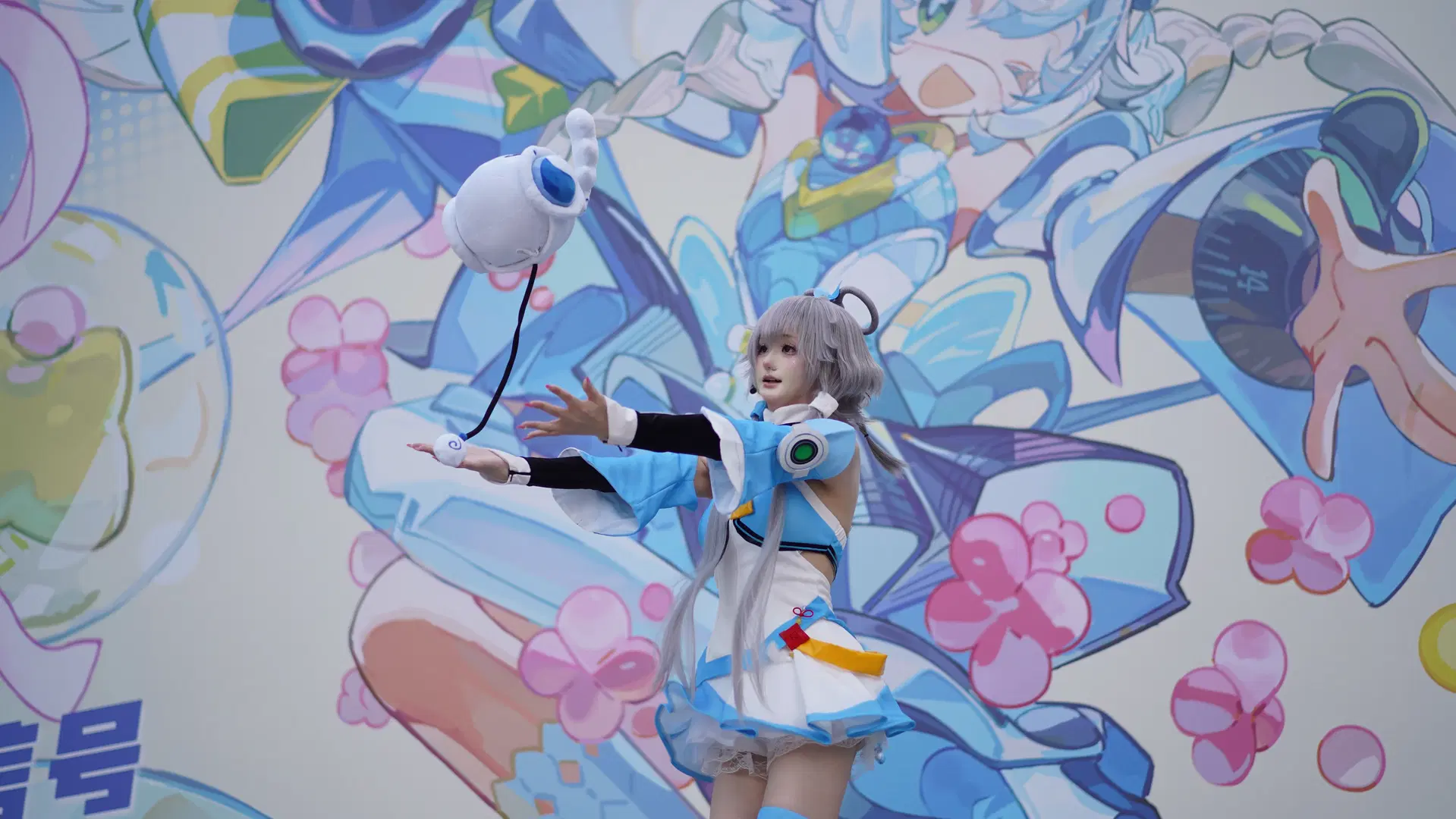 洛天依 コスプレ バーチャルアイドル14周年 青白の未来テック風 - 村上図図 - 5枚目