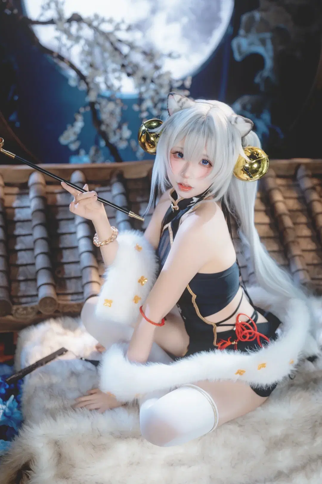 白虎娘cos, 二次元cos, 白丝, 国风旗袍, 虎耳娘